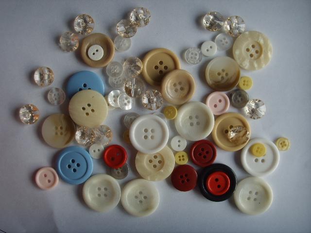 button resin